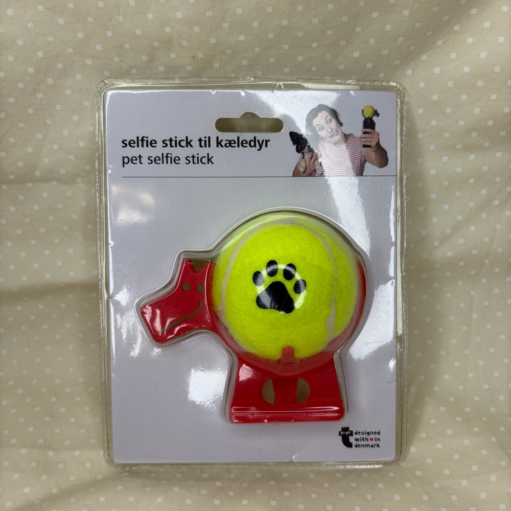 Designed with love in Denmark Pet Selfie Stick